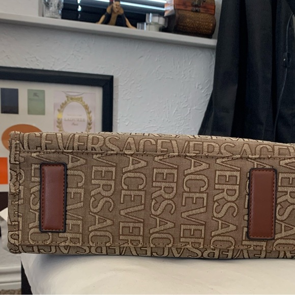 NEW! Tan and Brown Logo Handbag - Picture 9 of 9